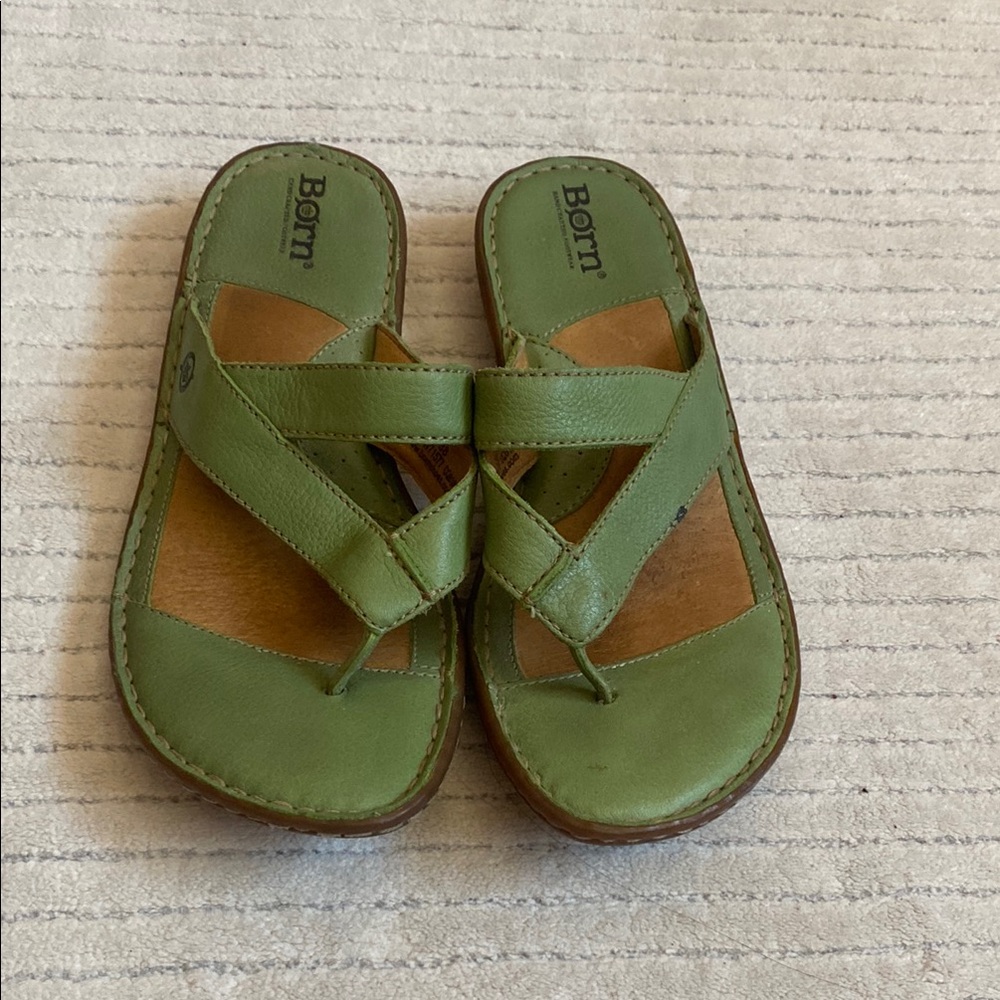 Born Green Leather Sandals with Thong Style